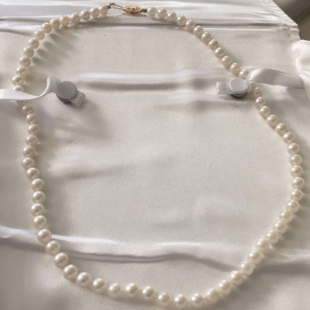 18 inch Real Cultured Pearl Necklace with 14kt